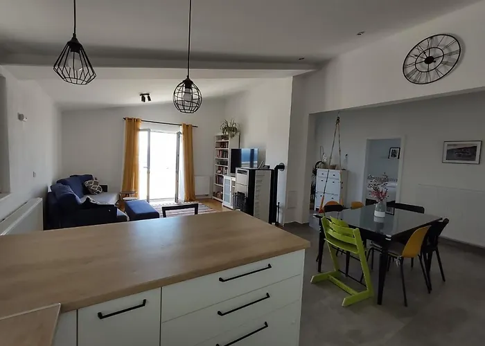Family Apartment Marton